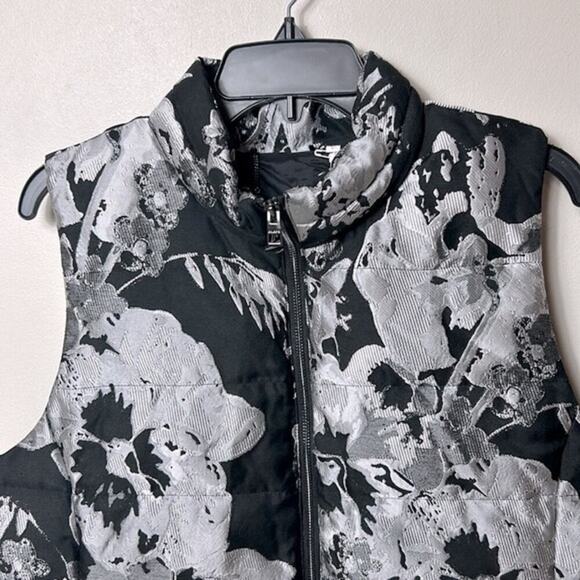 NWT Chico’s black and silver metallic jacquard puffer vest, XL - Picture 6 of 11